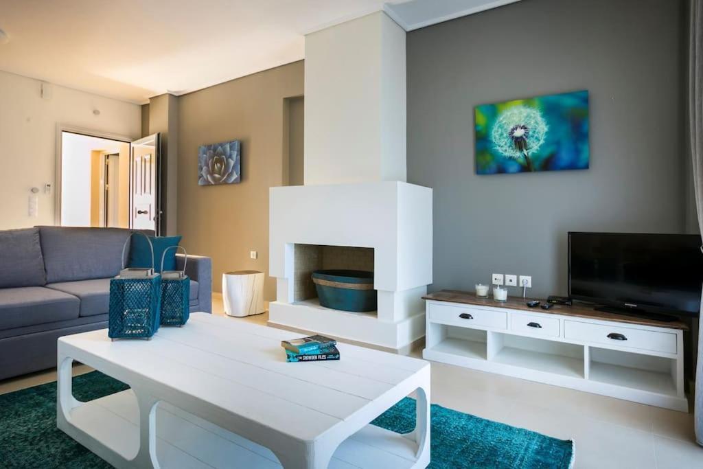 Eucalyptus Suite Sea View Karavomylos Dış mekan fotoğraf